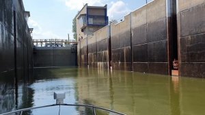 Из Воронежского водохранилища в р.Дон. Шлюзование.