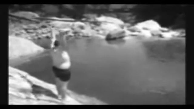 Schön mal Springen ! [Mc Donald's "Was heisst SMS?" Contest] смотреть онлайн