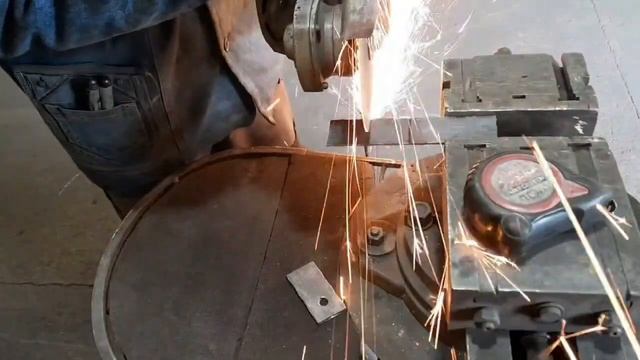 ⬅️Как правильно пилить болгаркой ⁉️ Холодная ковка. смотреть онлайн