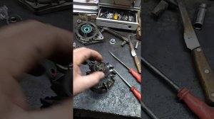 как снять обойму подшибника с генератора калина1