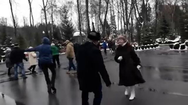 Мне вчера приснилось- ты в меня влюбилась!!!??Танцы в парке Горького!!!??Харьков 2022 смотреть онлайн
