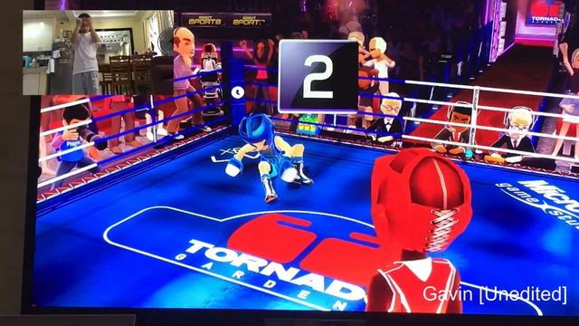 Playing Boxing Match on XBox 360 Kinect Sports смотреть онлайн