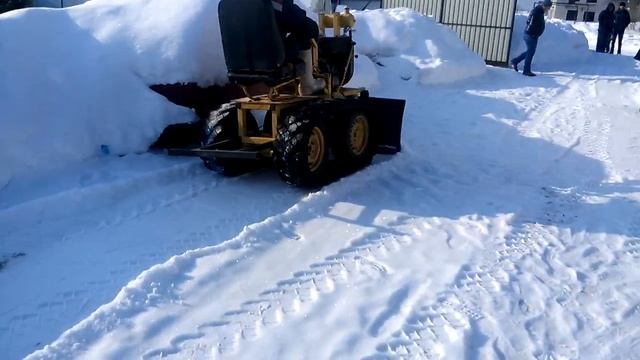 самодельный мини трактор №2 уборка снега смотреть онлайн
