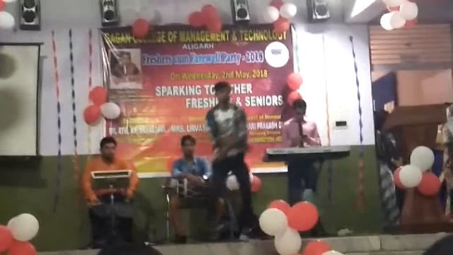 naah goriye , badnam nd tu cheej lajbab dance performnce in collage robby dancer смотреть онлайн