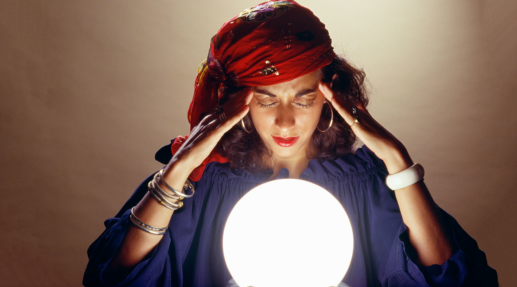 ОНЛАЙН ГАДАНИЕ - ЭТО АФЕРИЗМ... ВЕДЬМИНА ИЗБА ● ИНГА ХОСРОЕВА смотреть онлайн