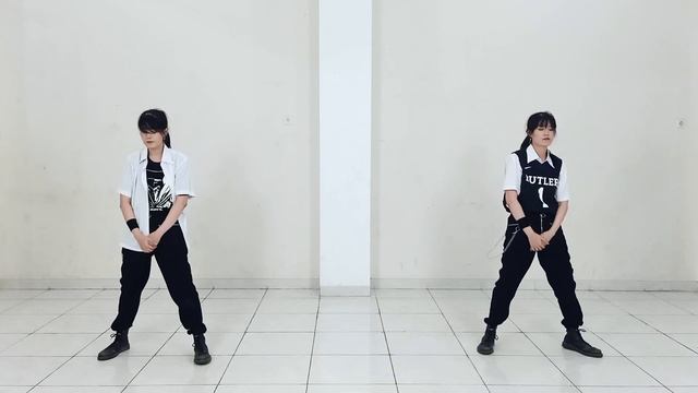 STRAY KIDS (스트레이 키즈) - 'EASY' || Dance Cover by Yunii смотреть онлайн