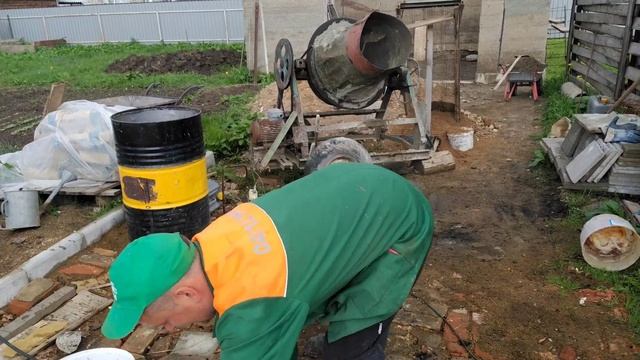 Правильный замес арболита. Гараж из опилок и щепы! смотреть онлайн