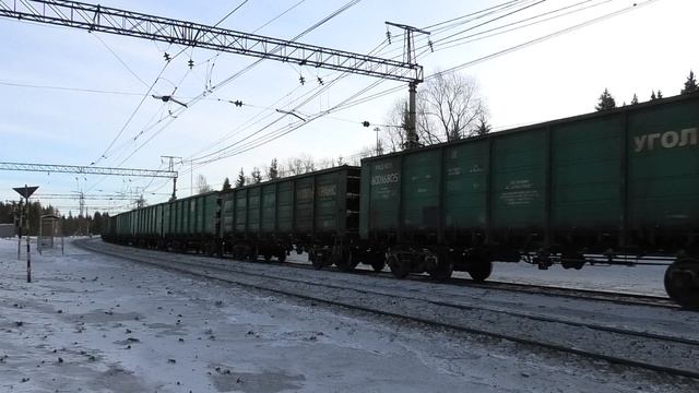 ВЛ11М-214/375 Б с грузовым поездом следует через о.п. Глухарь смотреть онлайн