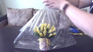 Как упаковать подарок в прозрачную плёнку I Как упаковать готовое изделие в слюду