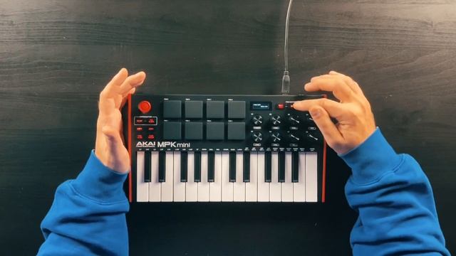 ОБЗОР AKAI MPK MINI MK3 // FINGER DRUMMING // BEATMAKING смотреть онлайн