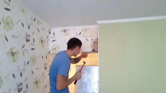 РЕМОНТ КВАРТИРЫ часть 4/ дверей больше нет/ в комнате ламинат?/ электрика смотреть онлайн