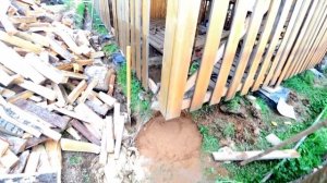 Дровяник и Сарай. Меняю деревянные столбы на бетонные колёса