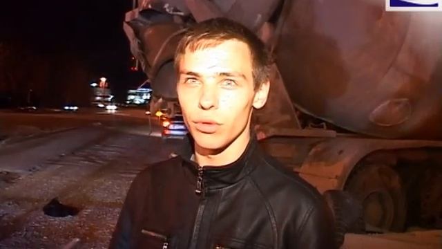 Бетономешалка опрокинула Митсубиши смотреть онлайн