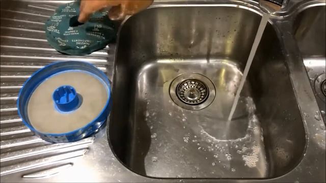 How to Remove and Clean a Dyson DC14 Filter смотреть онлайн