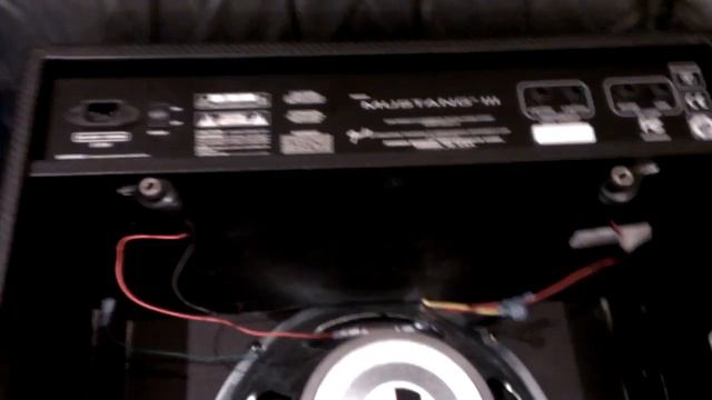Fender Mustang "Cabinet Mod" смотреть онлайн
