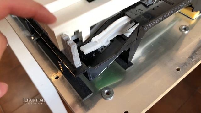 Ремонт цифрового пианино Yamaha Clavinova CLP-535 смотреть онлайн