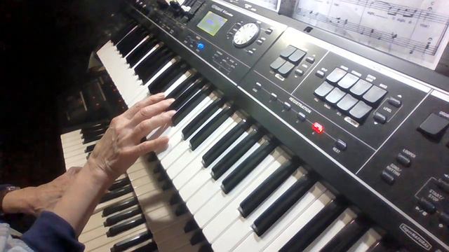 O Holy Night on Roland VR09 using trumpet voice смотреть онлайн