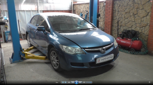 Замена масла и фильтров в двигателе на Honda Civic 1,8 Хонда Цивик 2008 года
