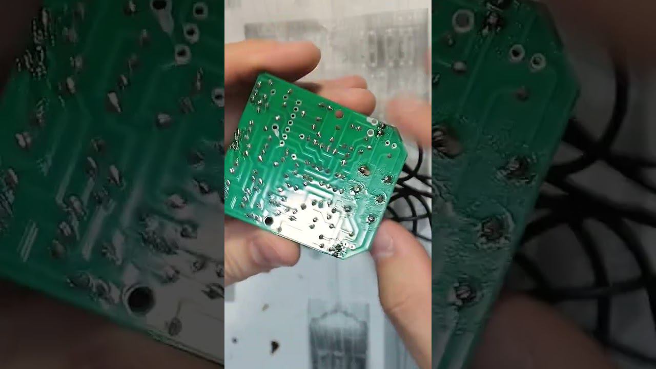 И как это паять?? #guitar #diy #bossds1 смотреть онлайн