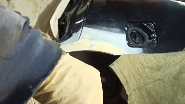 Полный процесс шпатлевания и грунтования в гараже смотреть онлайн