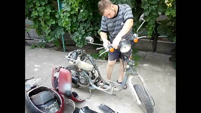1) Разборка скутера Honda Giorno ( Съёмка пластика и проводки ) смотреть онлайн