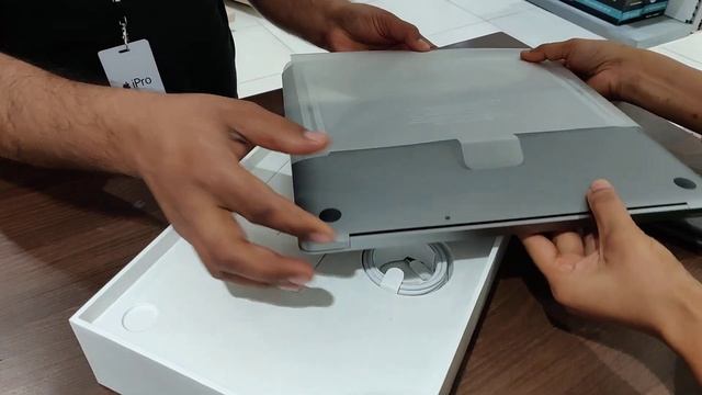 Apple MacBook Air M1 unboxing May 2022 смотреть онлайн