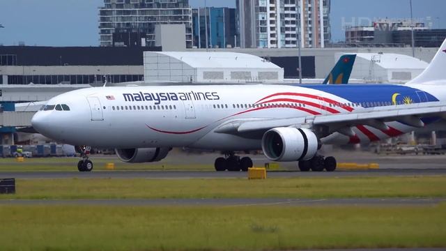 20 MINUTES of HEAVY TAKEOFFS and LANDINGS at SYDNEY AIRPORT Australia [SYD/YSSY] смотреть онлайн