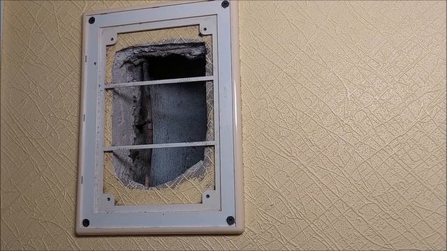 Установили оконный клапан Air-Box Comfort, а он не работает - тяги нет. Мы искали и нашли причину. смотреть онлайн