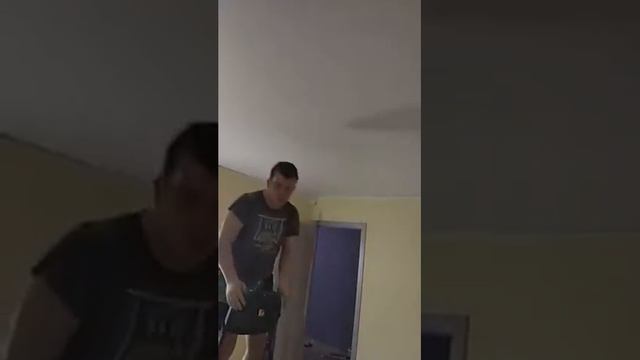 Круг RGB под потолком смотреть онлайн