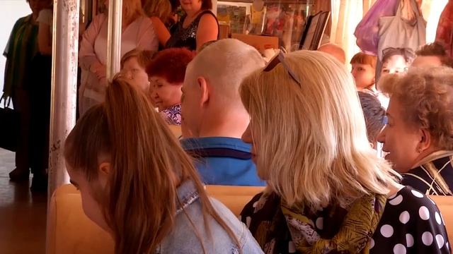 В Твери снова катали детей-инвалидов по Волге смотреть онлайн