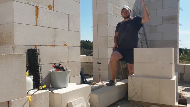 Монтаж армированных перемычек из газобетона. Проверка крана на грузоподъёмность. Падение крана. смотреть онлайн