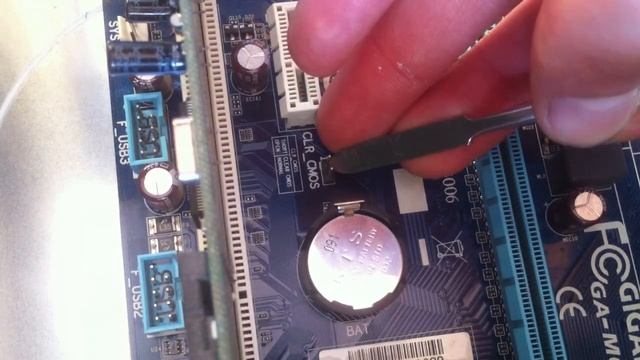 Комп'ютер пищить 4 рази Gigabyte GA M68MT S2 компьютер пищит 4 раза и не включается смотреть онлайн