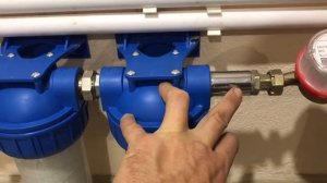 Установка механической очистки воды и снижение жесткости воды для небольшого дома