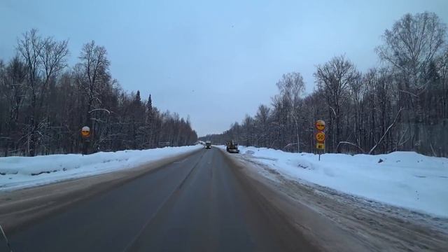 Мост через Сим, песком ремонтируют. Стройка на трассе М5. Уральские горы, от Уфы до Сим. смотреть онлайн