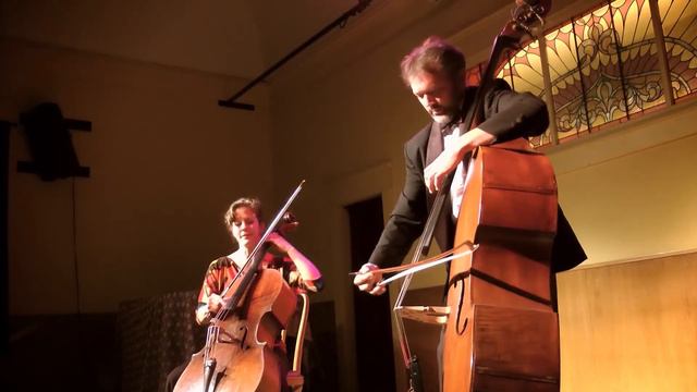 The Duet plays "Says You' at the Tim Noah Thumbnail Theatre смотреть онлайн
