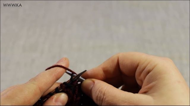 Шапка спицами двухцветной патентной резинкой Вяжем по схемам смотреть онлайн