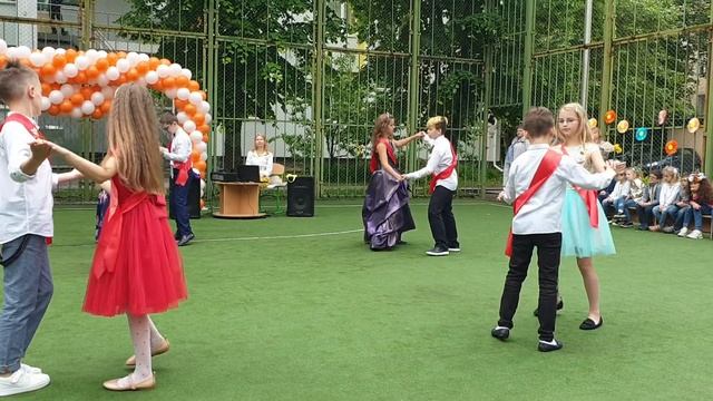 Сучасний випускний вальс. 4 клас. Початкова школа. смотреть онлайн