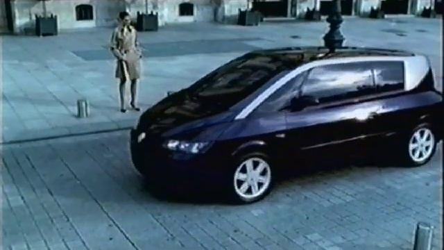 Anuncio Renault (2000) смотреть онлайн