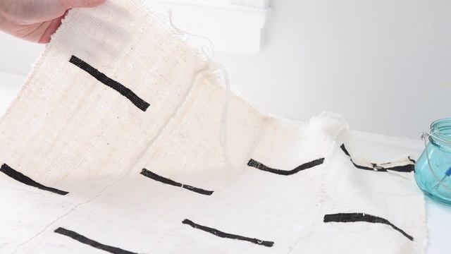 DIY Mudcloth Wall Art | How to Frame Textiles смотреть онлайн
