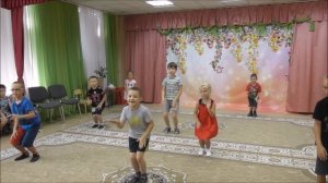 Танец «Барабаны». Ведущая - Юданова Ангелина. Мы танцем, мы играем.