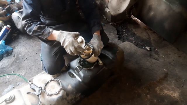 УАЗ Патриот. Троит, не едет, моргает и горит чек. И с наступающим!!! смотреть онлайн