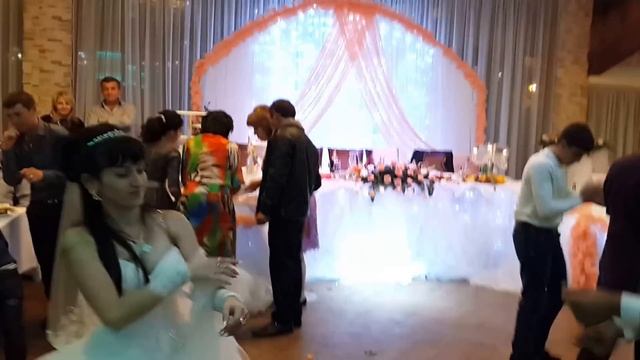 Как должно быть на лучшей свадьбе у любящей пары смотреть онлайн