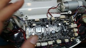 Ошибка датчика столкновения  Mi Robot Vacuum-Mop Essential