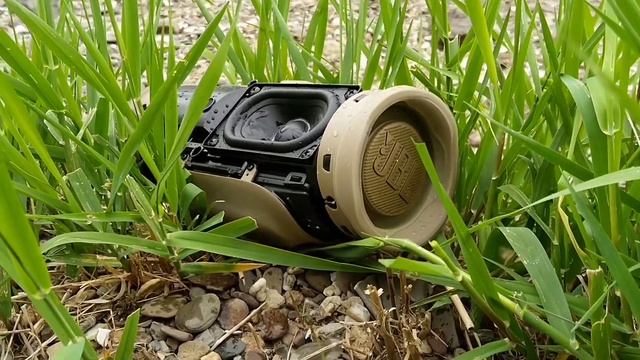 JBL CHARGE 4 GG BASS TEST OUTDOOR смотреть онлайн