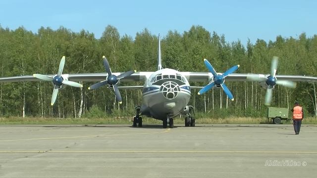 Ан-12 СибНИА - подготовка, запуск, взлет. Аэропорт "Южный", 06.09.20. смотреть онлайн