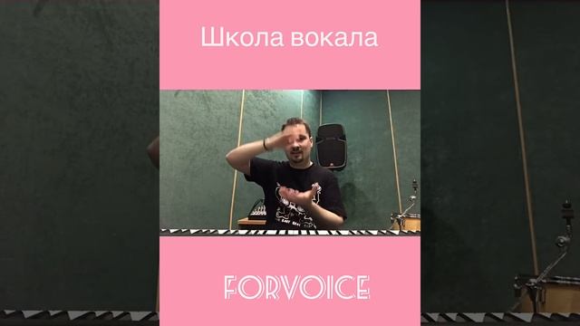 Как научиться попадать в ноты. Уроки вокала. смотреть онлайн