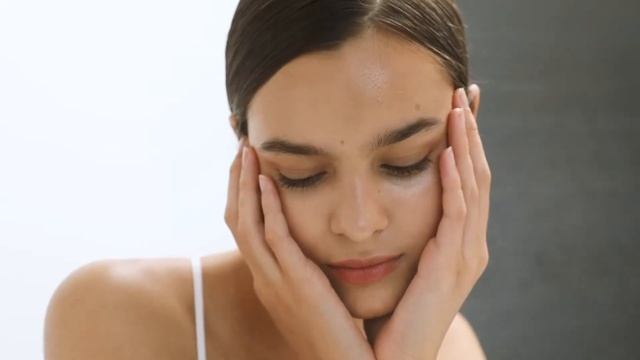 d'Alba | White truffle first spray serum смотреть онлайн