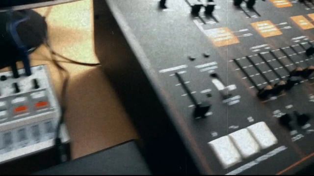 ARP Odyssey - MicroKORG XL+ - Volca SAMPLE - Timebox смотреть онлайн