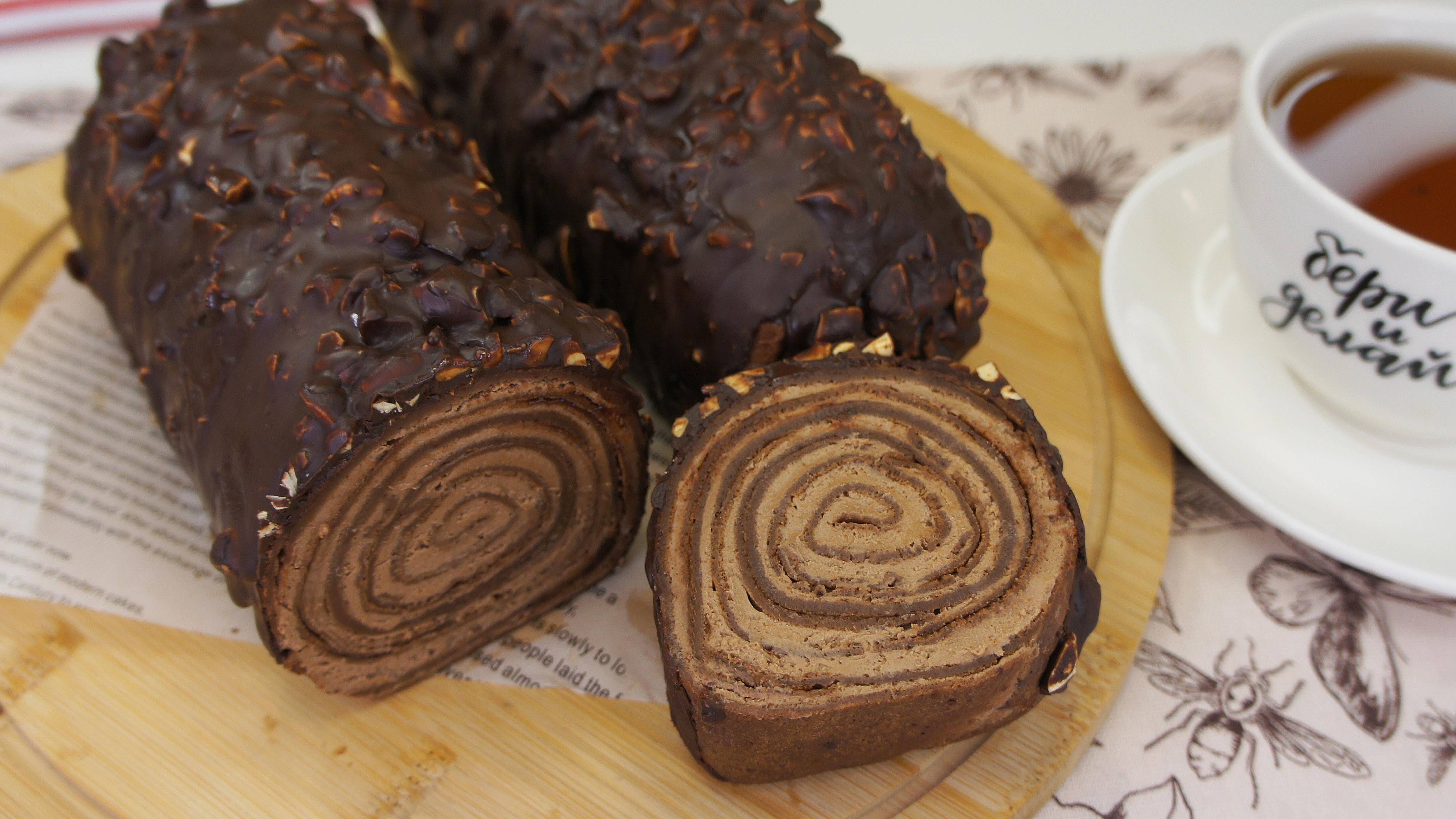 ОРИГИНАЛЬНЫЙ ШОКОЛАДНЫЙ БЛИННЫЙ РУЛЕТ рецепт | БЫСТРЫЙ РУЛЕТ С ШОКОЛАДНЫМ КРЕМОМ И ОРЕШКАМИ смотреть онлайн