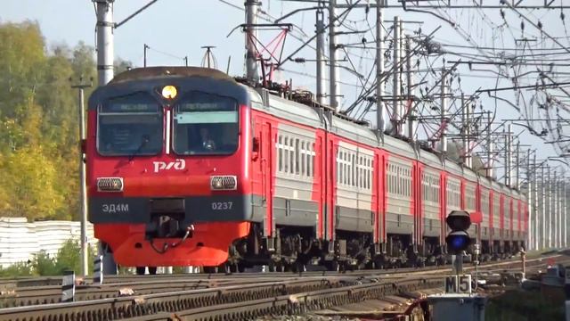 Электропоезд ЭД4М-0237 сообщением "Петушки - Москва Курская" смотреть онлайн